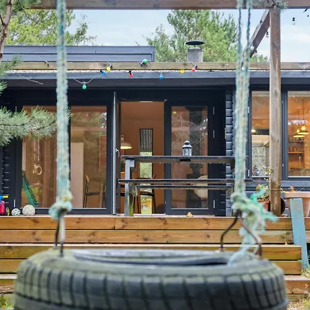 Unspoilt Nordic Gem Amidst Nature Ferienhaus